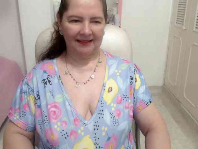 leonela-68 webcam