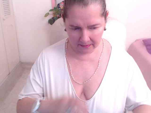 leonela-68 webcam