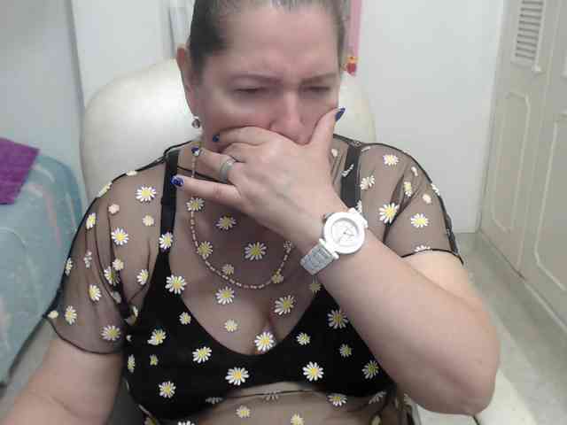 leonela-68 webcam