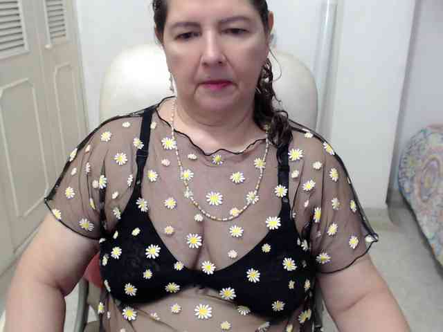 leonela-68 webcam