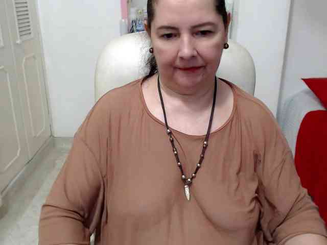 leonela-68