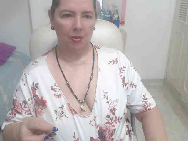 leonela-68 webcam