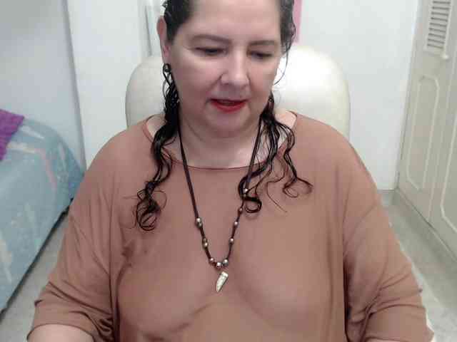 leonela-68 webcam