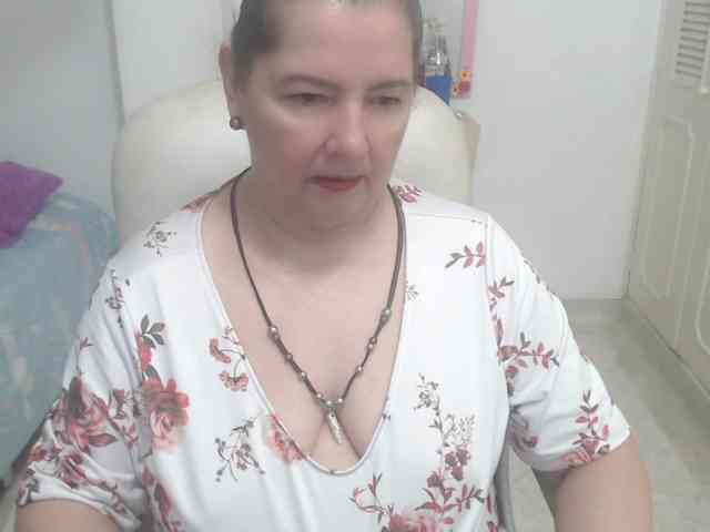 leonela-68 webcam