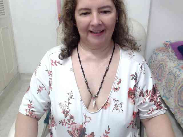 leonela-68 webcam