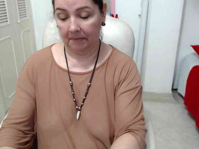 leonela-68
