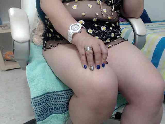leonela-68 webcam