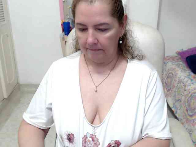 leonela-68 webcam