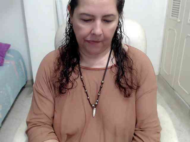 leonela-68 webcam