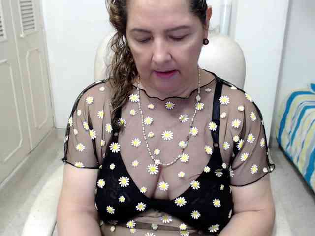 leonela-68 webcam