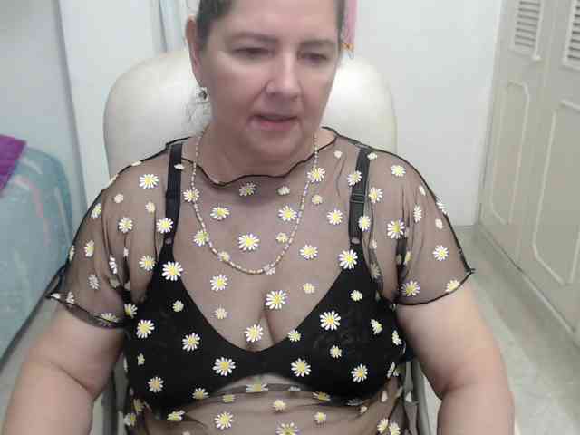 leonela-68 webcam