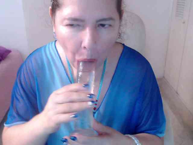 leonela-68 webcam