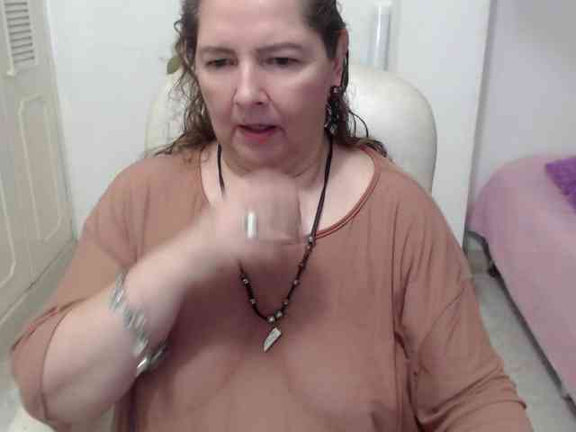 leonela-68 webcam