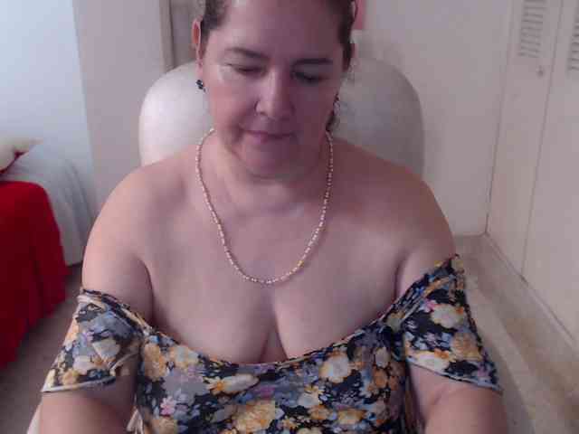 leonela-68