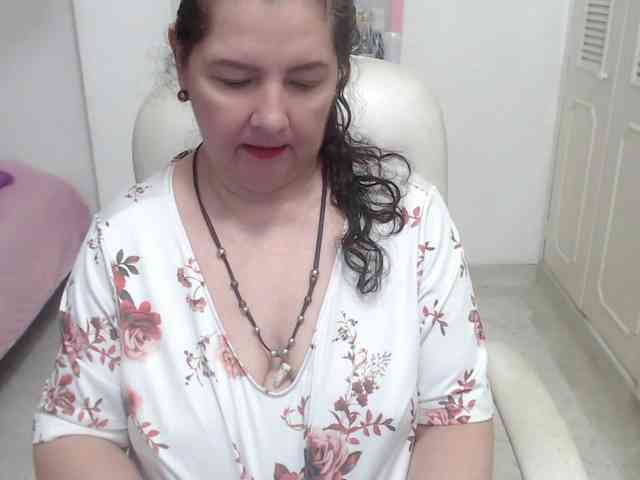 leonela-68 webcam
