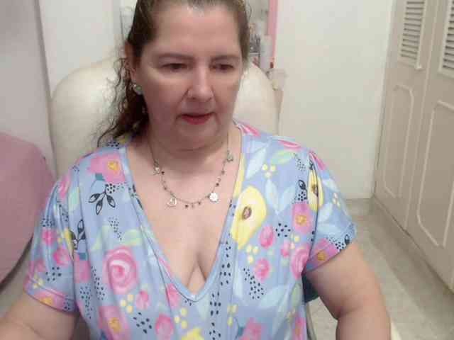 leonela-68 webcam