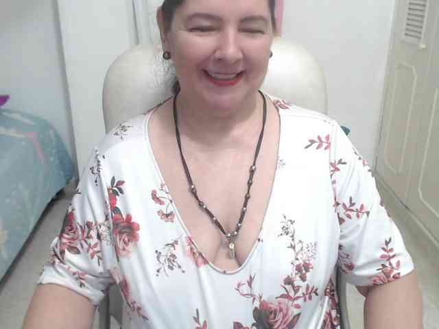 leonela-68 webcam
