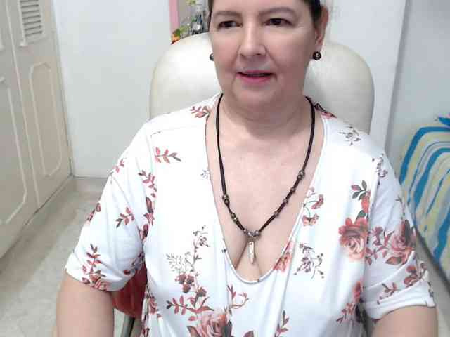 leonela-68 webcam