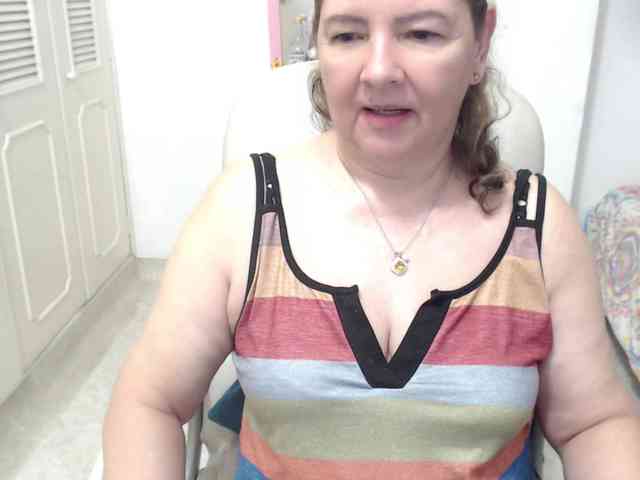 leonela-68 webcam