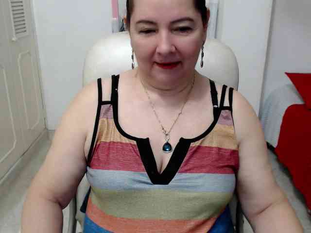 leonela-68 webcam