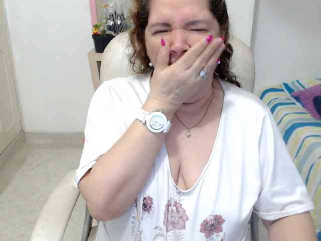 leonela-68's webcam live show