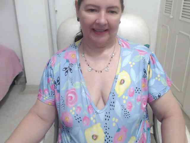 leonela-68 webcam