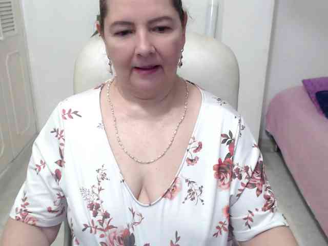 leonela-68 webcam