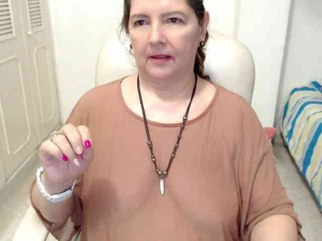 leonela-68