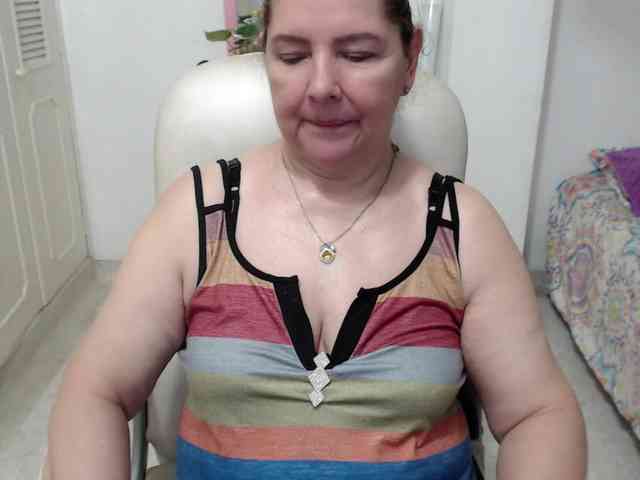 leonela-68 webcam