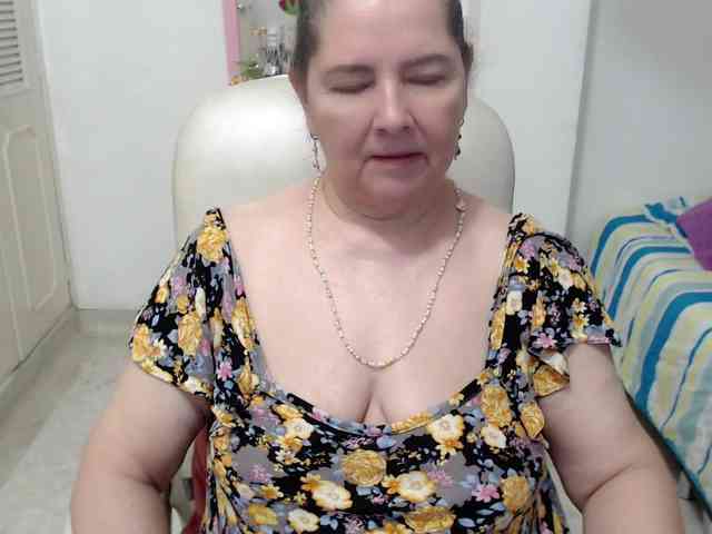 leonela-68 webcam