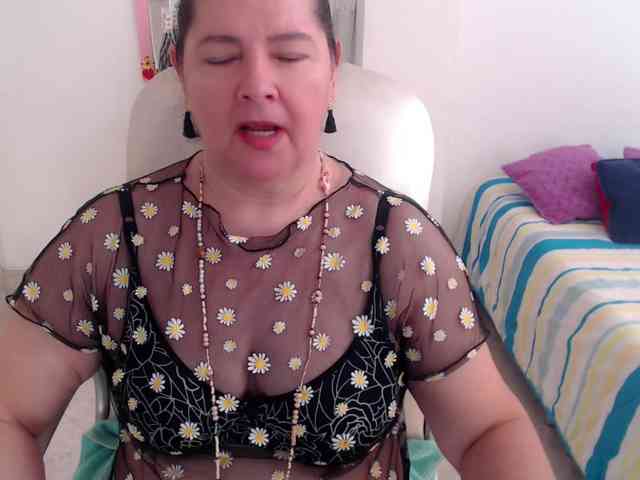 leonela-68 webcam