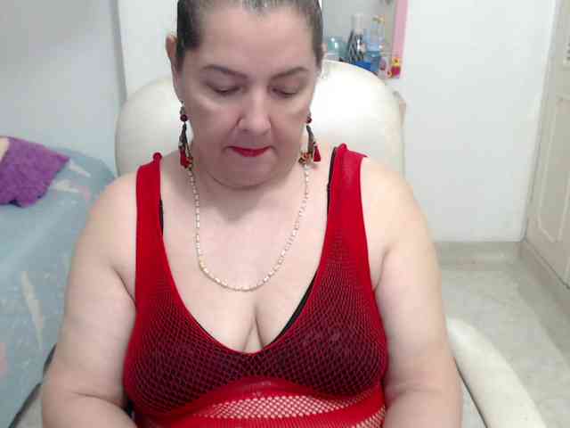 leonela-68 webcam