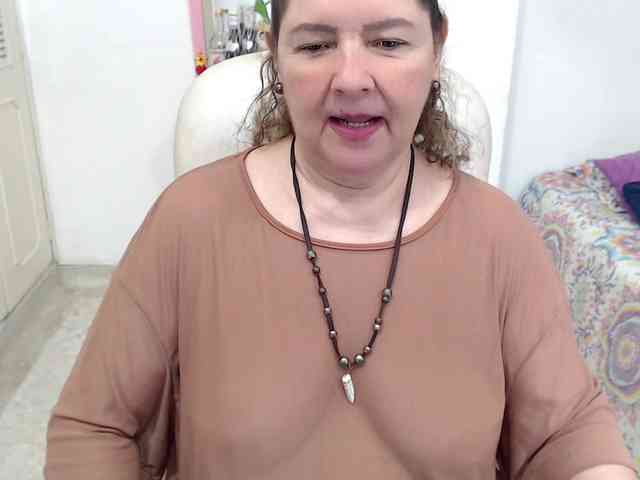 leonela-68's webcam live show