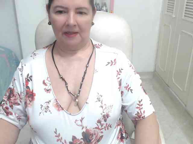 leonela-68 webcam