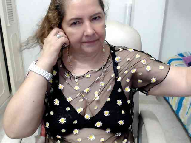 leonela-68 webcam