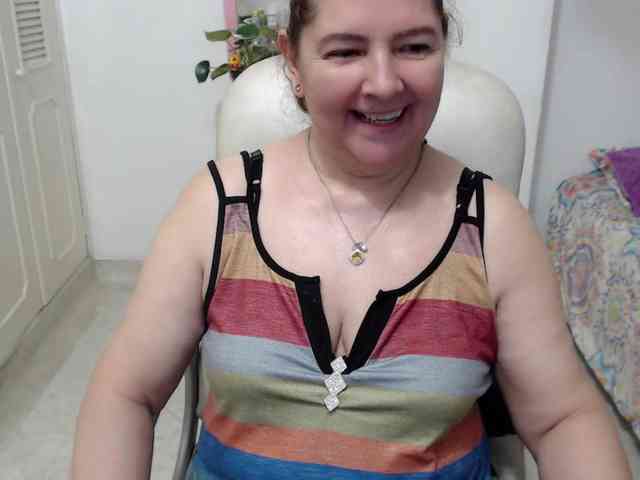 leonela-68 webcam