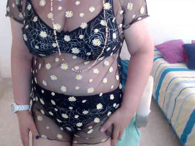 leonela-68 webcam