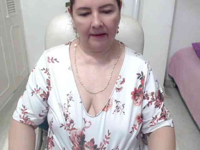 leonela-68 webcam