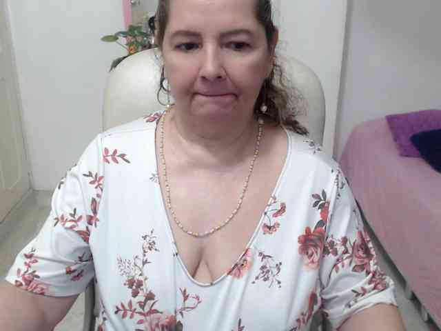 leonela-68 webcam