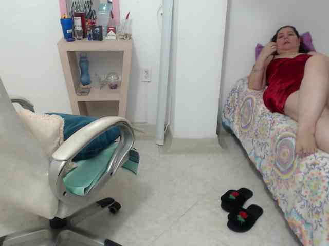 leonela-68 webcam
