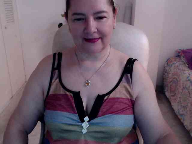 leonela-68 webcam