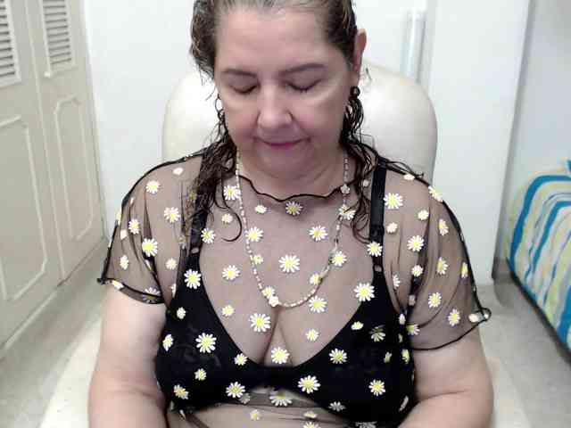 leonela-68 webcam