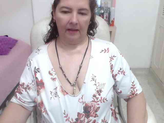 leonela-68