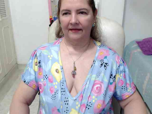 Leonela-68's live stream
