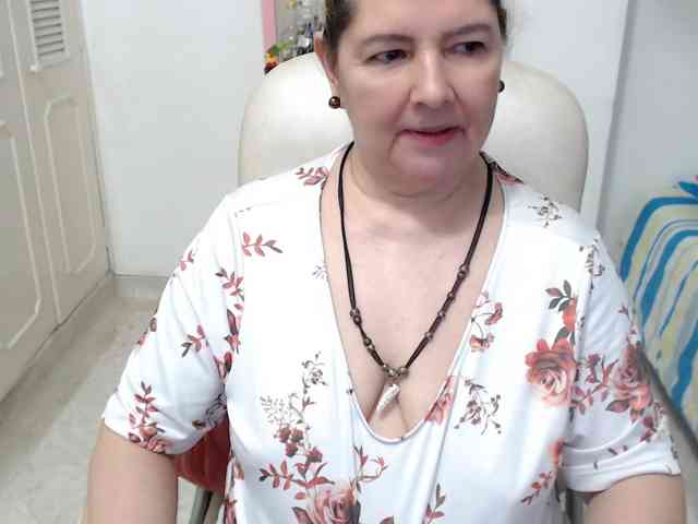 leonela-68 webcam
