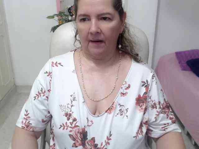 leonela-68 webcam