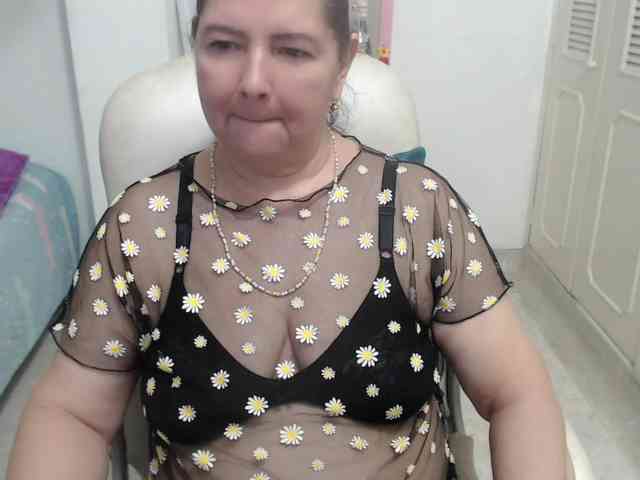 leonela-68 webcam