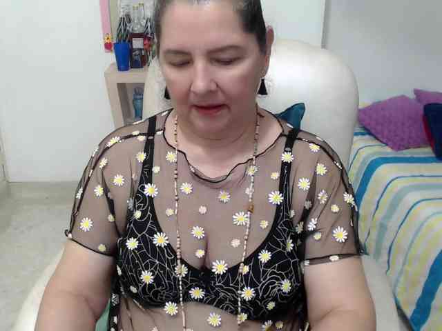 leonela-68 webcam
