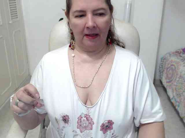 leonela-68 webcam