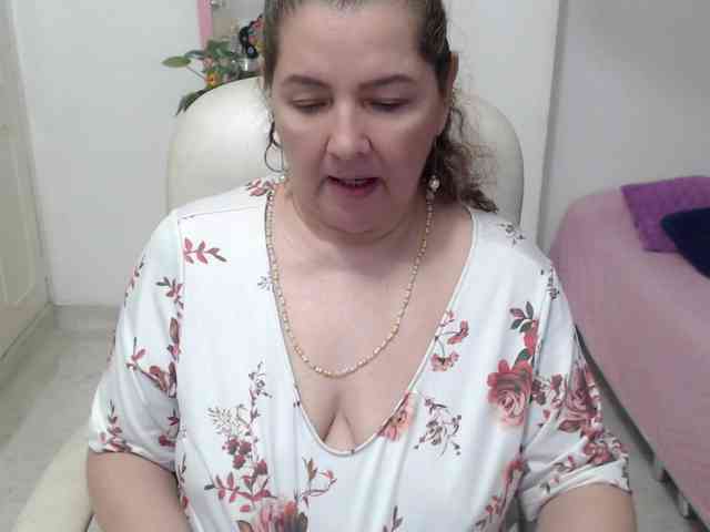 leonela-68 webcam